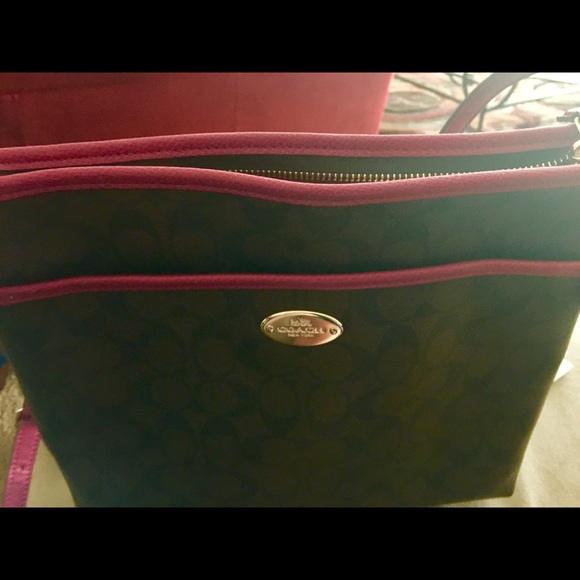 Coach signature file crossbody handbag - Picture 6 of 6